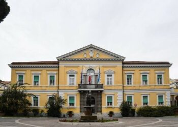 Frontale auto-camion sulla Nettunense: un morto. Forse un malore la causa