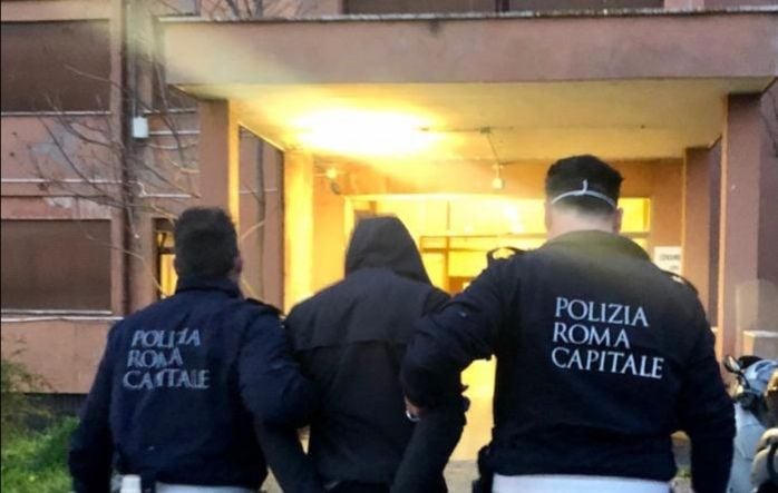 2  rapine ai danni di 2 donne sventate dalla Polizia di Roma Capitale