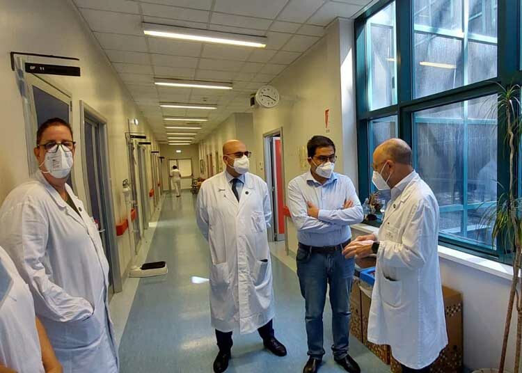 Chi è stato vaccinato 40-50 anni fa contro il vaiolo è immune oggi al vaiolo delle scimmie?