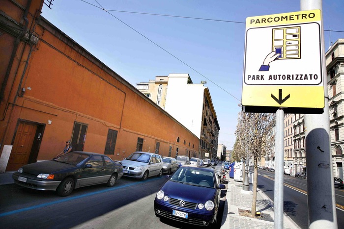 Roma, rivoluzione parcheggi: arrivano i guardia macchine autorizzati