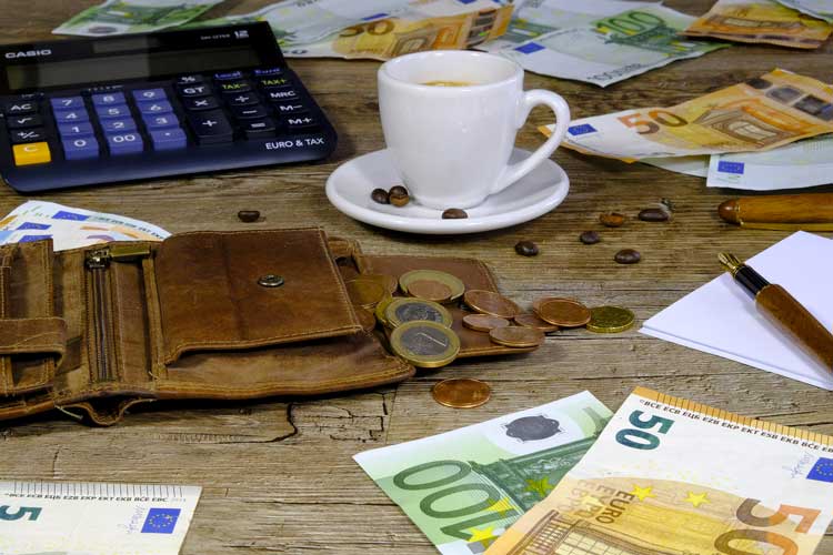 Evasione Iva nel commercio del Caffè. La Finanza blocca beni per 700mila euro