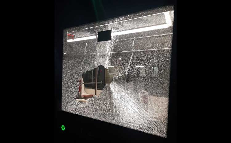 7 bus Atac danneggiati vicino al campo Rom della Magliana. Patanè: 