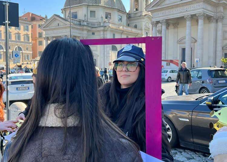 Roma, multate le persone più alte di 165 cm