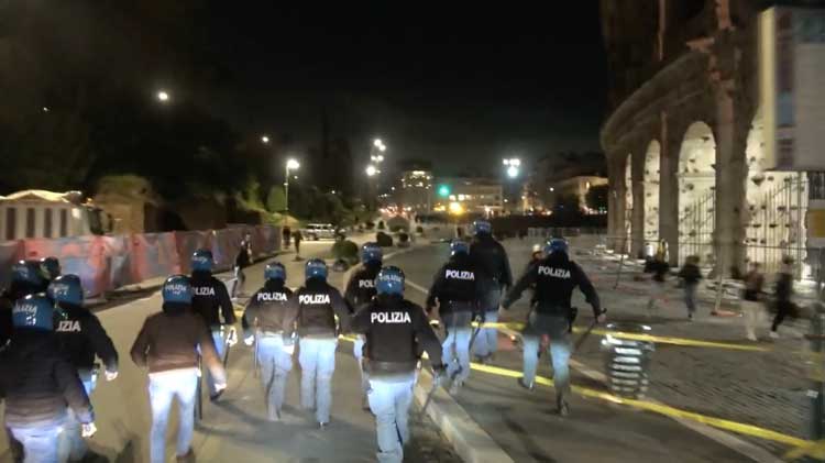 Polizia di Stato blocca scontri tra tifoserie al Colosseo