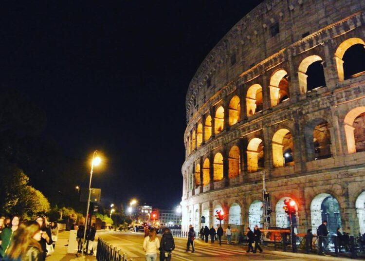 Colosseo, arrivano i biglietti anti-truffa. Le polemiche - Il Caffè di Roma