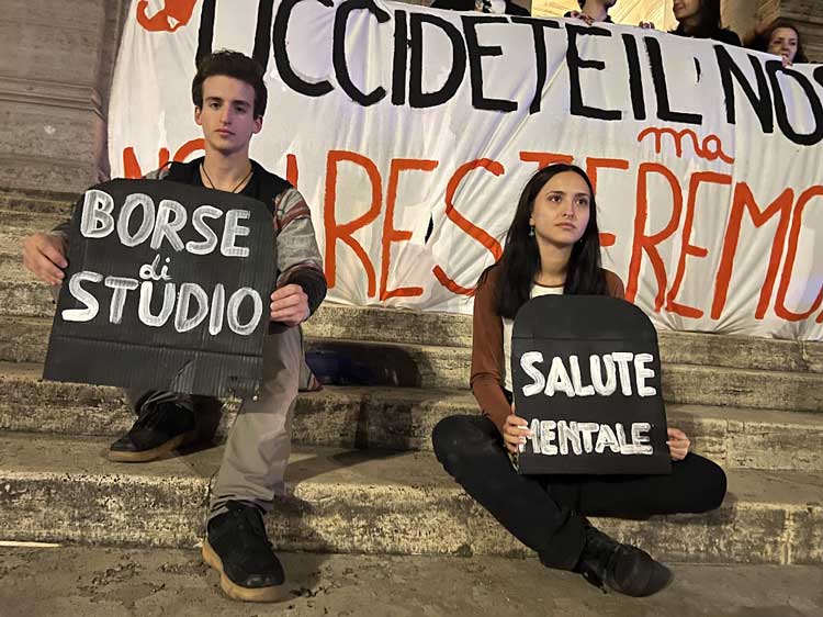 Roma studenti università protesta UDU Rete degli studenti universitari carovita fuorisede