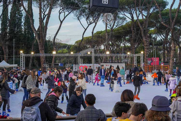Le piste di pattinaggio sul ghiaccio natalizie a Roma