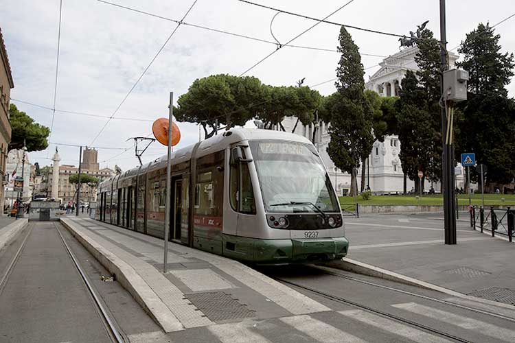 Roma centro, dall'8 gennaio lavori sulle linee tram 3 e 8. Le modifiche del percorso