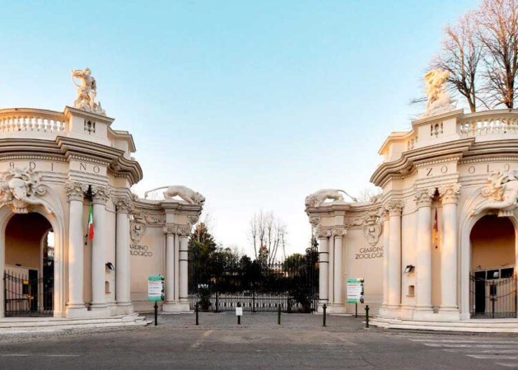 L'ingresso monumentale del Bioparco di Roma