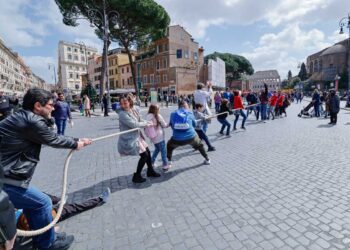 Roma Fori imperiali il tiro alla fune