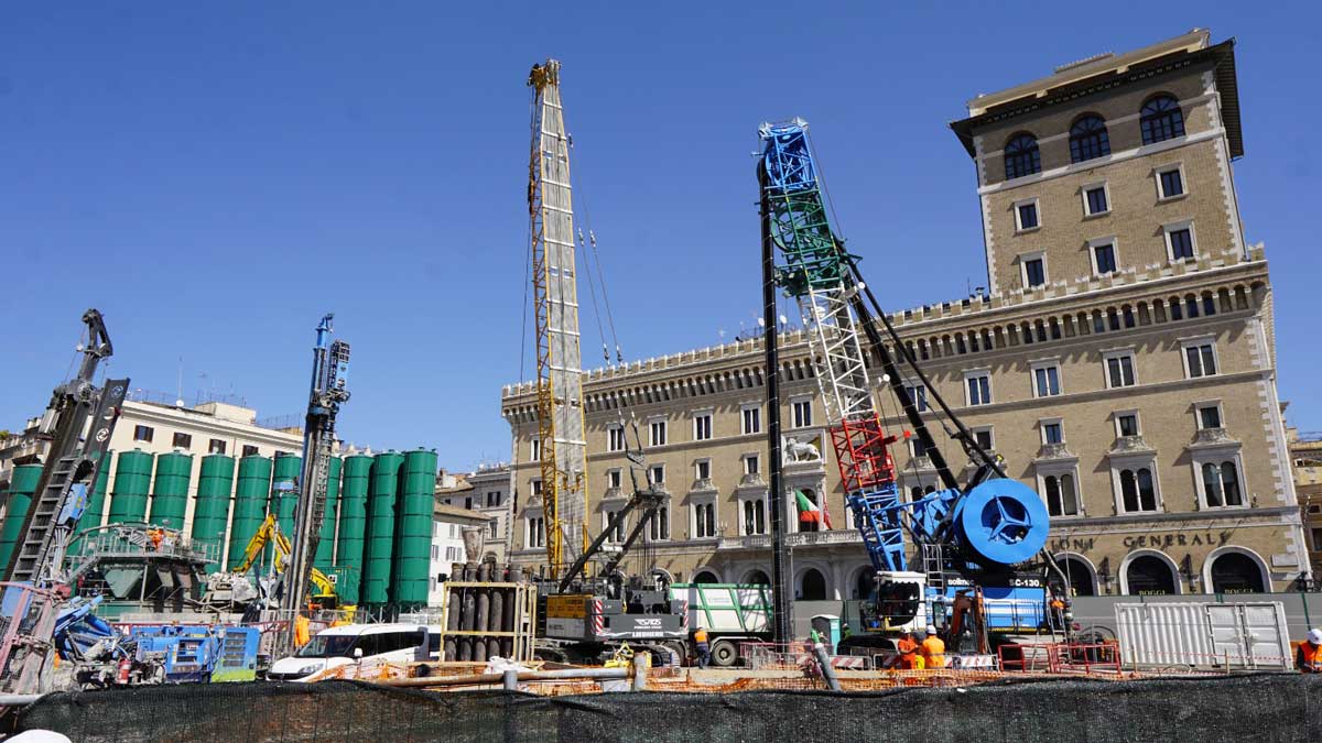 I silos del cantiere di Piazza Venezia a Roma diventeranno opere d'arte urbana?