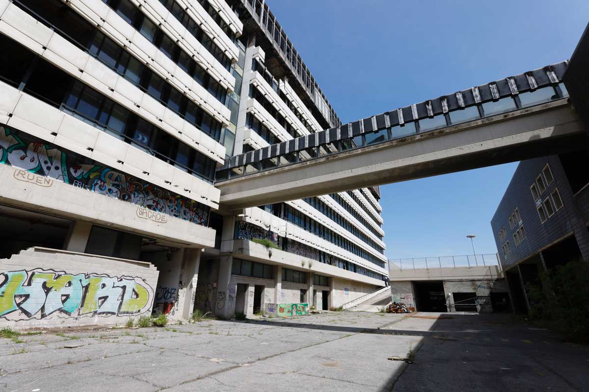 L'ex Centro Direzionale Alitalia alla Muratella in completo abbandono