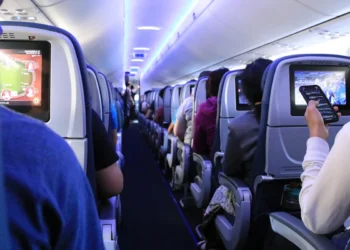 Interno di un aereo di linea