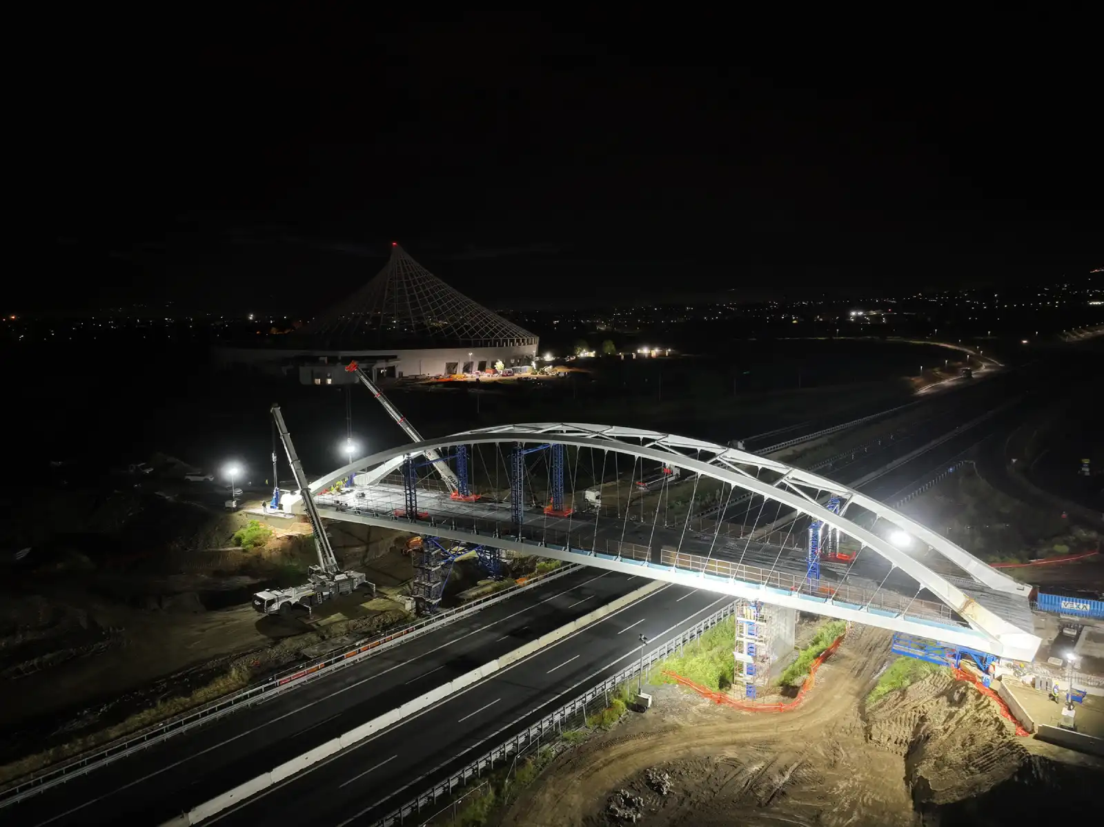 Varo ponte su autostrada A1 in zona Tor Vergata a Roma