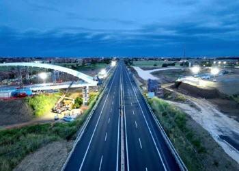 Varo ponte su autostrada A1 in zona Tor Vergata a Roma