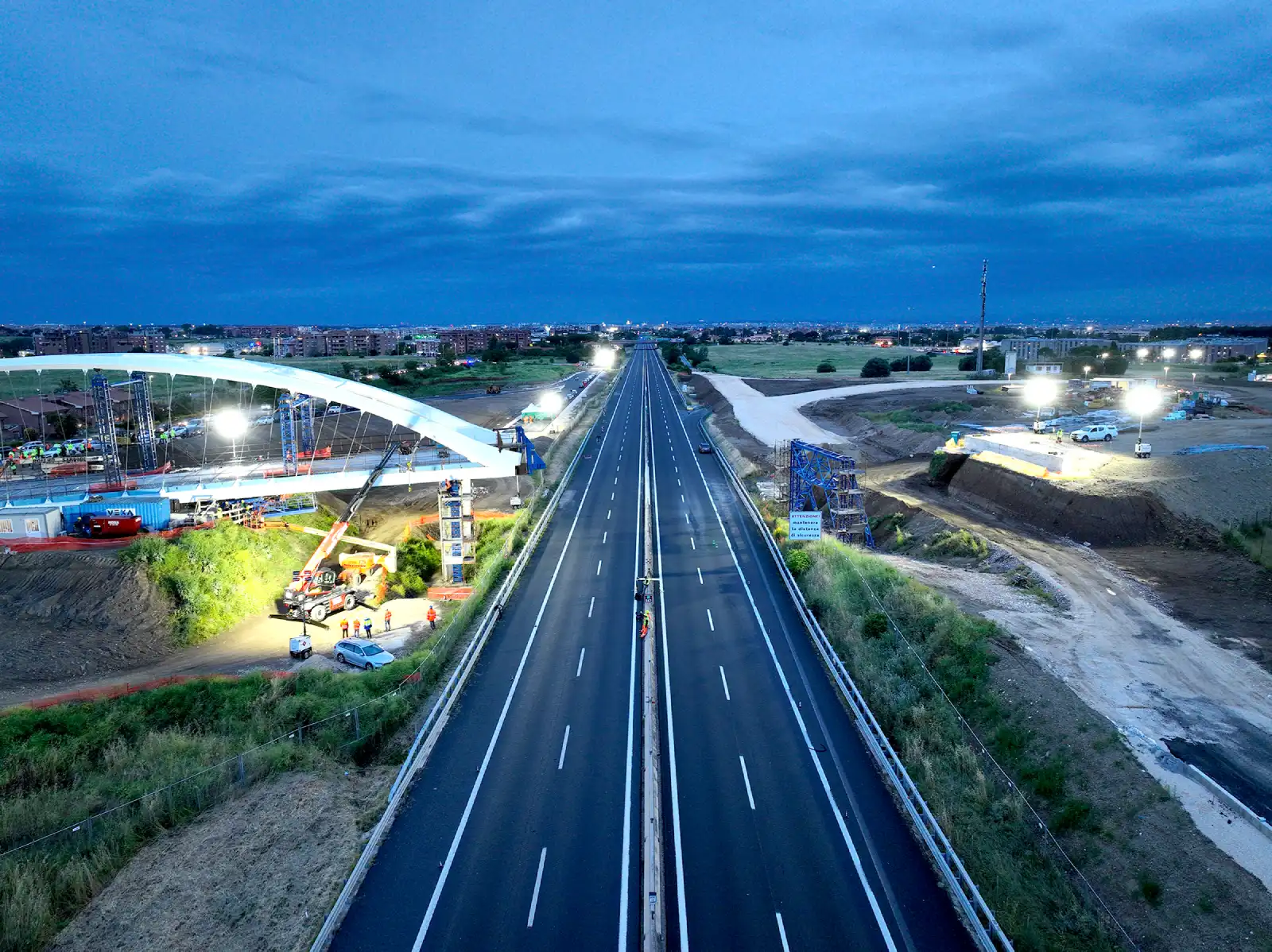 Un nuovo ponte sull’A1 per migliorare la viabilità nella zona di Tor Vergata. Il VIDEO dello spettacolare varo