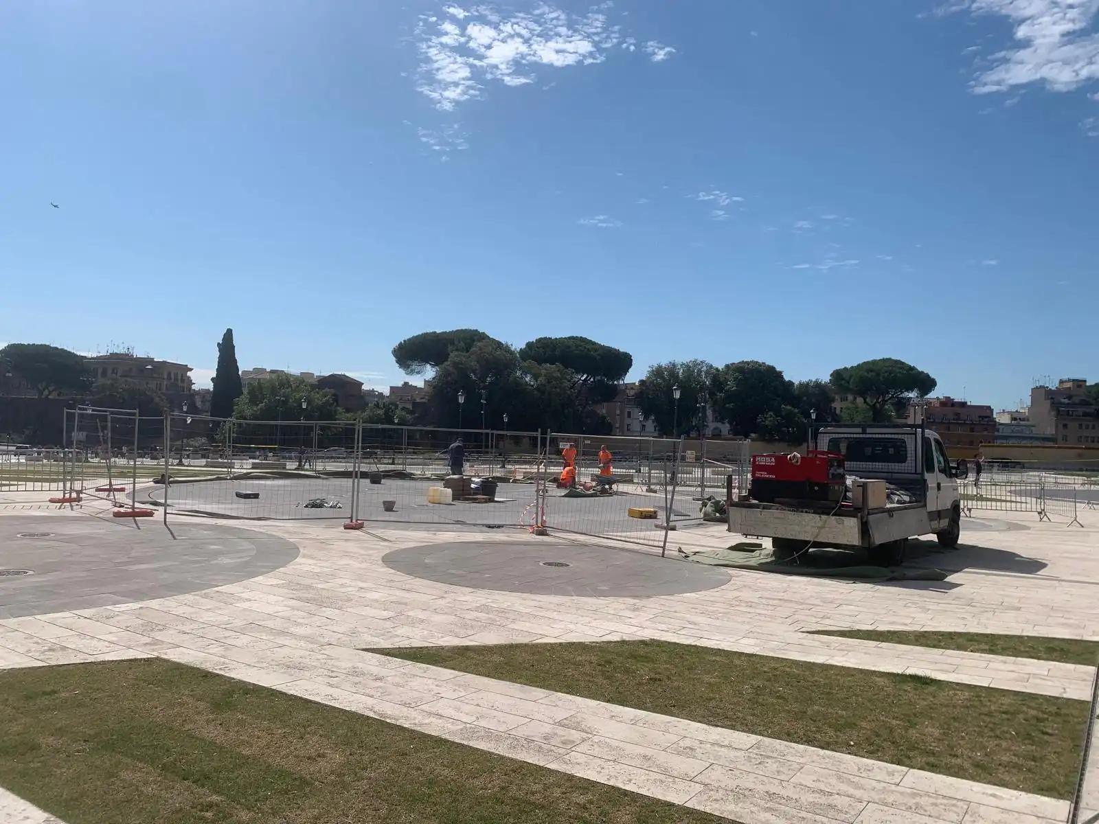 Al via i lavori per risistemare la pavimentazione di Piazza San Giovanni dopo il Concertone del Primo Maggio