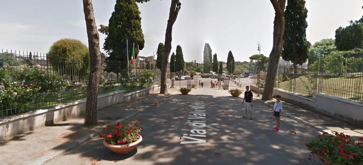 Via di Valle Murcia prima della posa dei sanpietrini (da Google Maps)