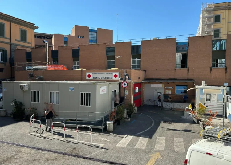 Esterno del Pronto Soccorso del San Camillo di Roma dove sono in corso lavori di riqualificazione