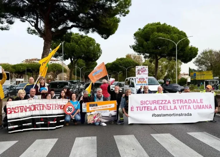 Presidio vittime strada via Cristoforo Colombo Roma Legambiente Giornata Mondiale novembre 2025