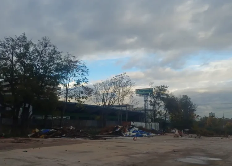 Ex Teatro Tendastrisce bonifica via Perlasca V Municipio Roma AMA rifiuti 2025