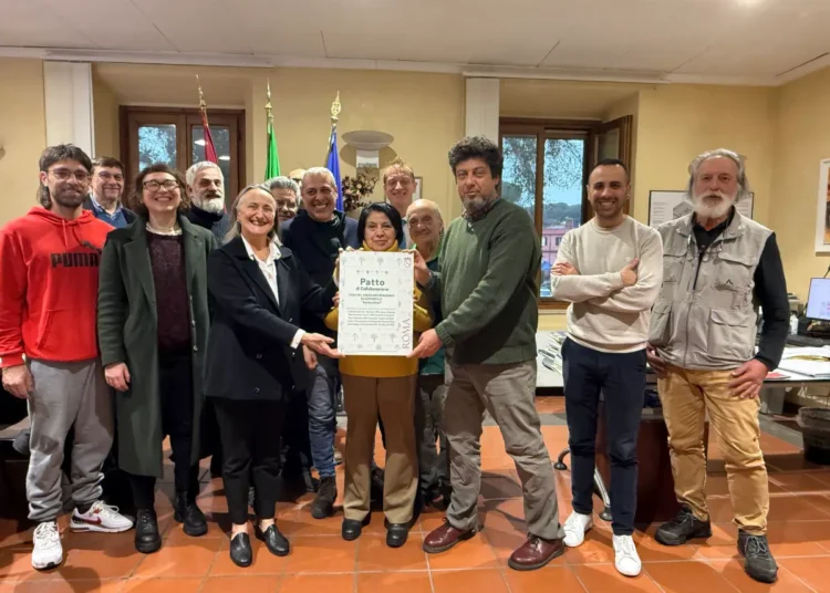 È stato firmato nei giorni scorsi il Patto di Collaborazione tra il Dipartimento Tutela Ambientale di Roma Capitale e otto associazioni e comitati del territorio per la gestione condivisa dell’ex stazione di rifornimento Agip nel Parco di Centocelle, conosciuta come “Baciocchina”.