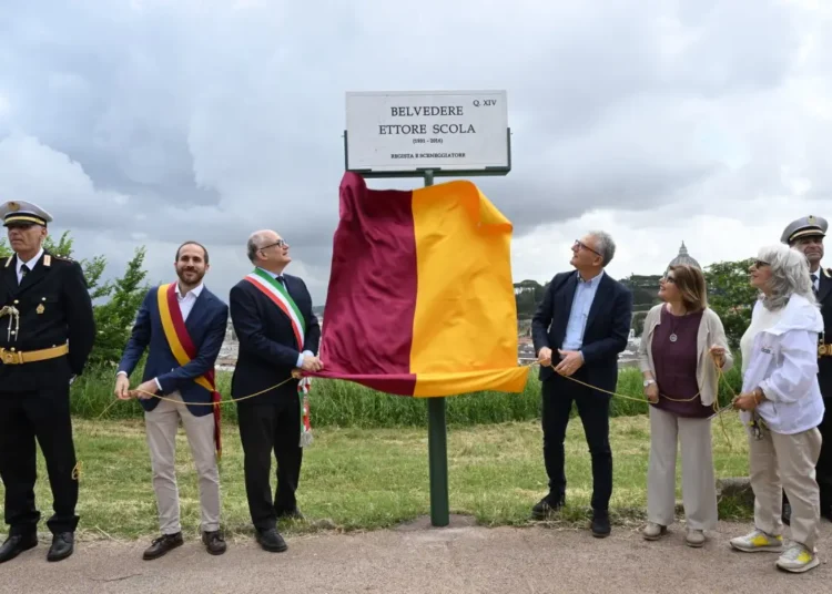 a terrazza panoramica del parco di Monte Ciocci è stata intitolata a Ettore Scola: inaugurato il belvedere sul set di Brutti, sporchi e cattivi nel XIV Municipio