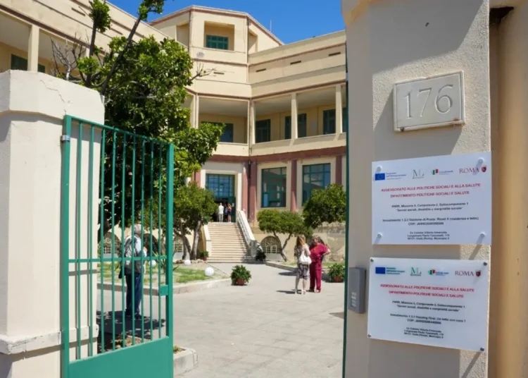 Inaugurata a Ostia la nuova Stazione di Posta: presidio sociale per persone fragili finanziato dal PNRR. Gualtieri e Funari all'apertura del Municipio X di Roma.