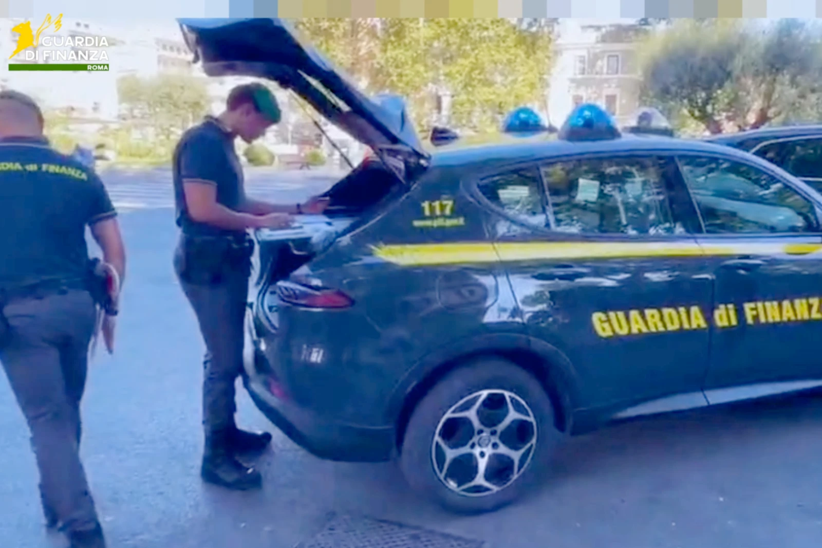 Guardia di Finanza controlli in strada