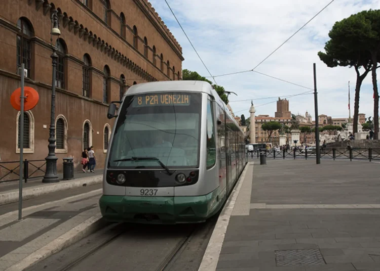Roma, Tram 8 a Piazza Venezia