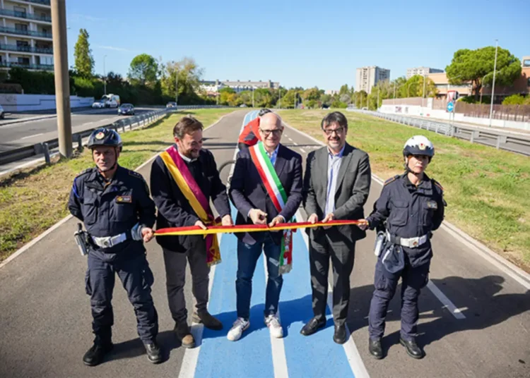 Inaugurata la pista ciclabile del Viadotto dei Presidenti nel Municipio III di Roma: 2,7 km di mobilità dolce tra Parco Talenti e Fidene, finanziati dal PNRR.
